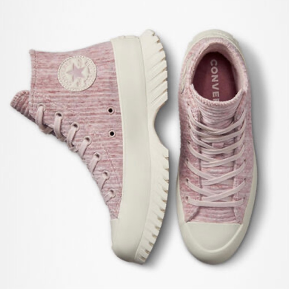 Chuck Taylor All Star Lugged 2.0 Velour. size 7 womens/ Stone Mauve velour NWB